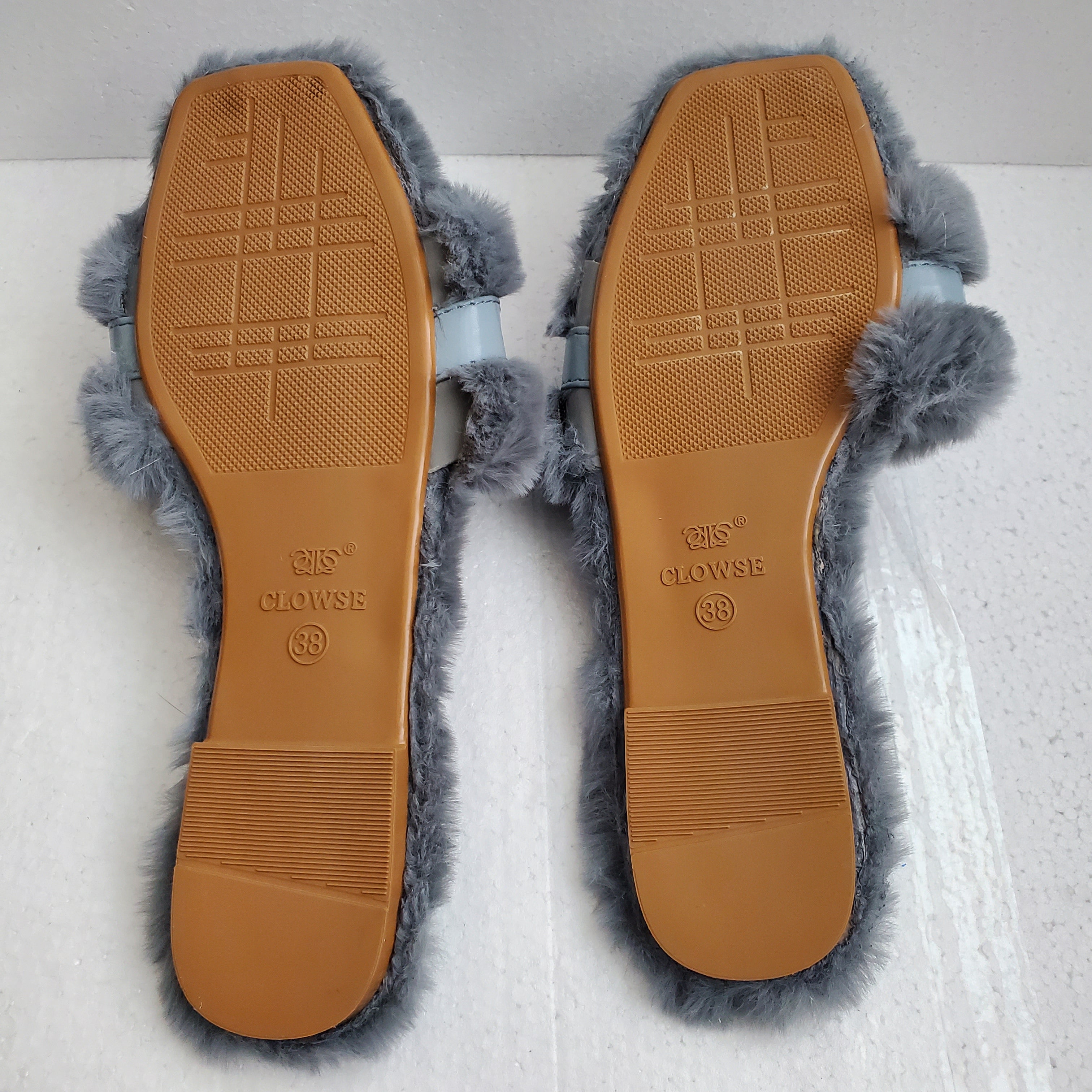 Ladies fure slippers