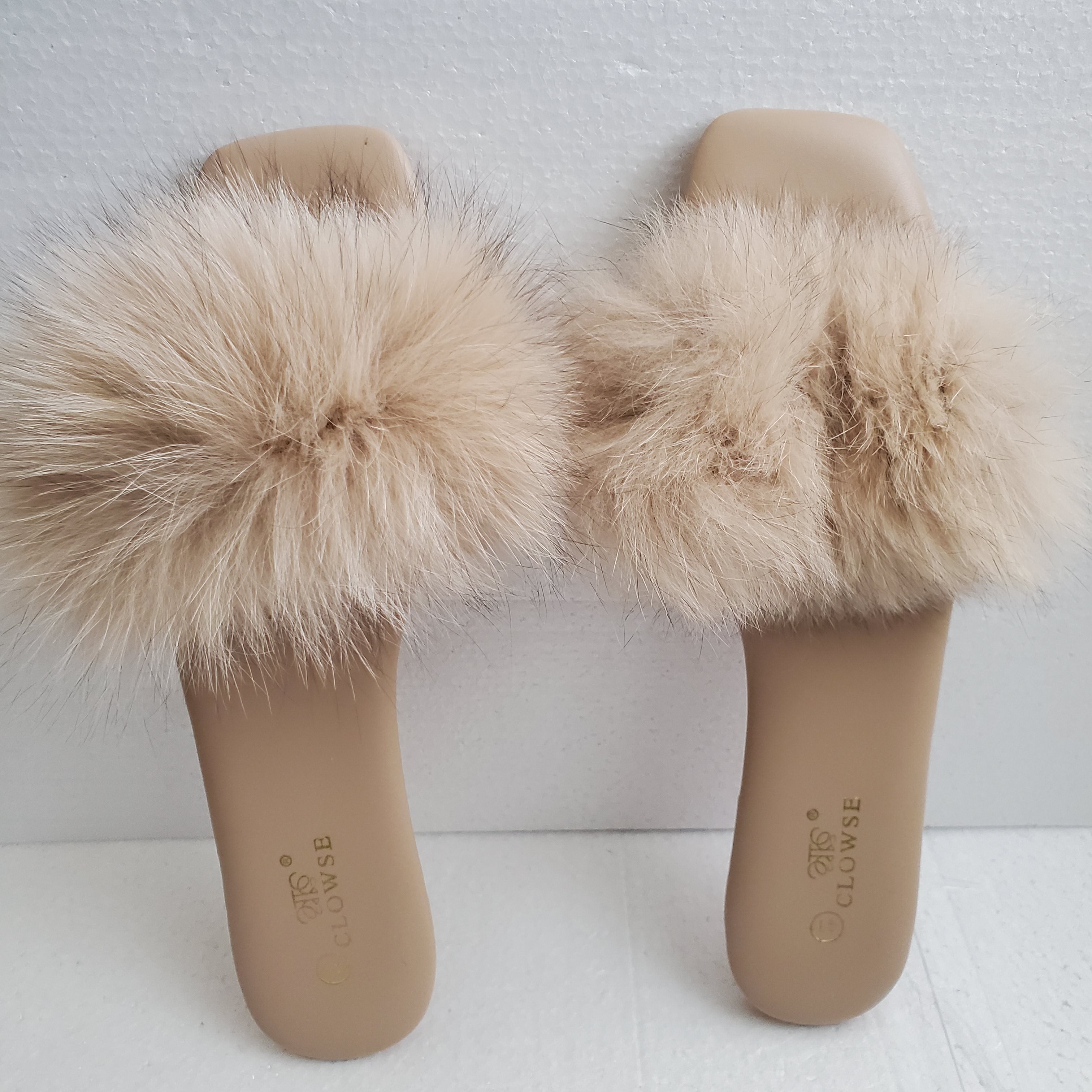 Ladies fure slippers