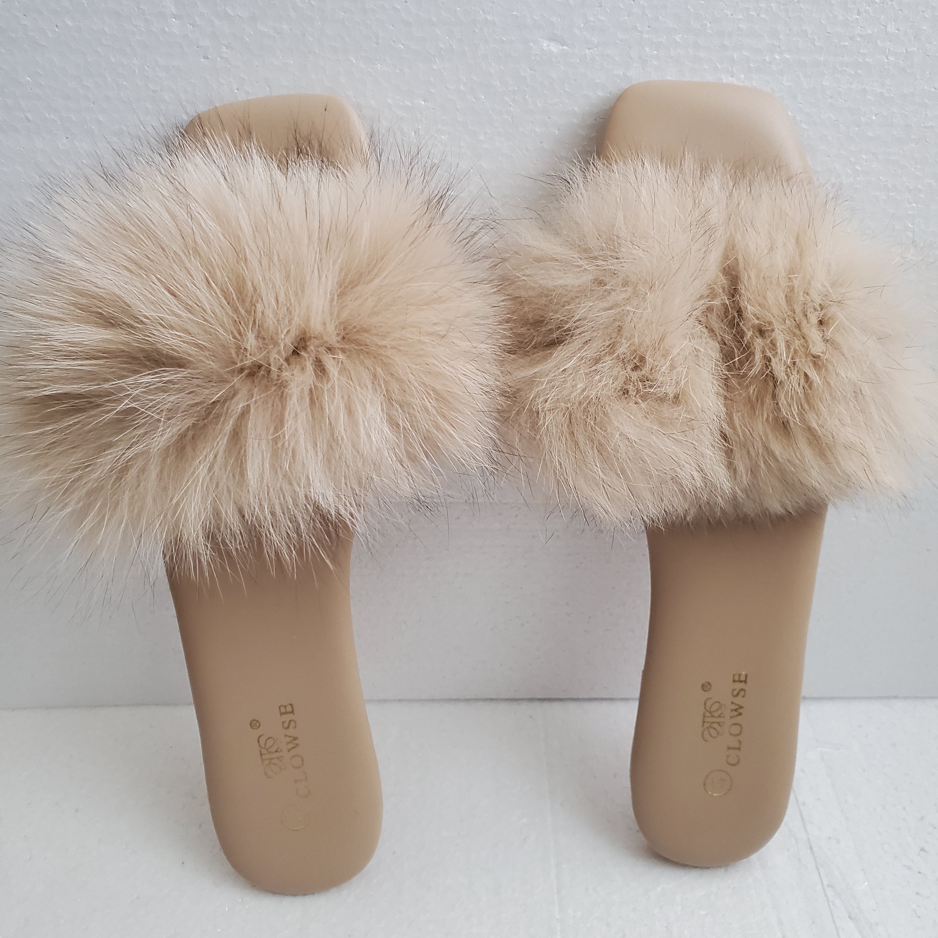 Ladies fure slippers