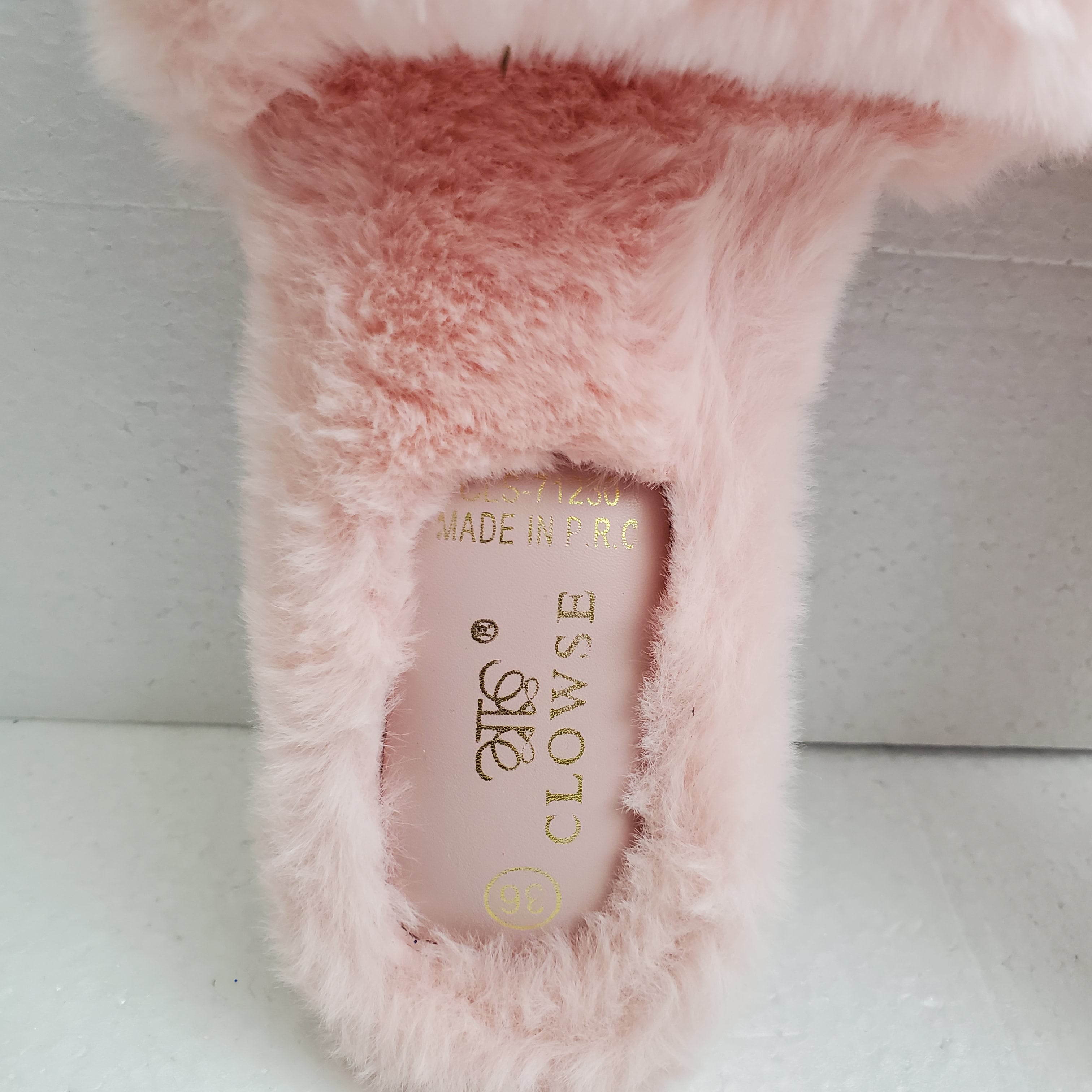 Ladies fure slippers