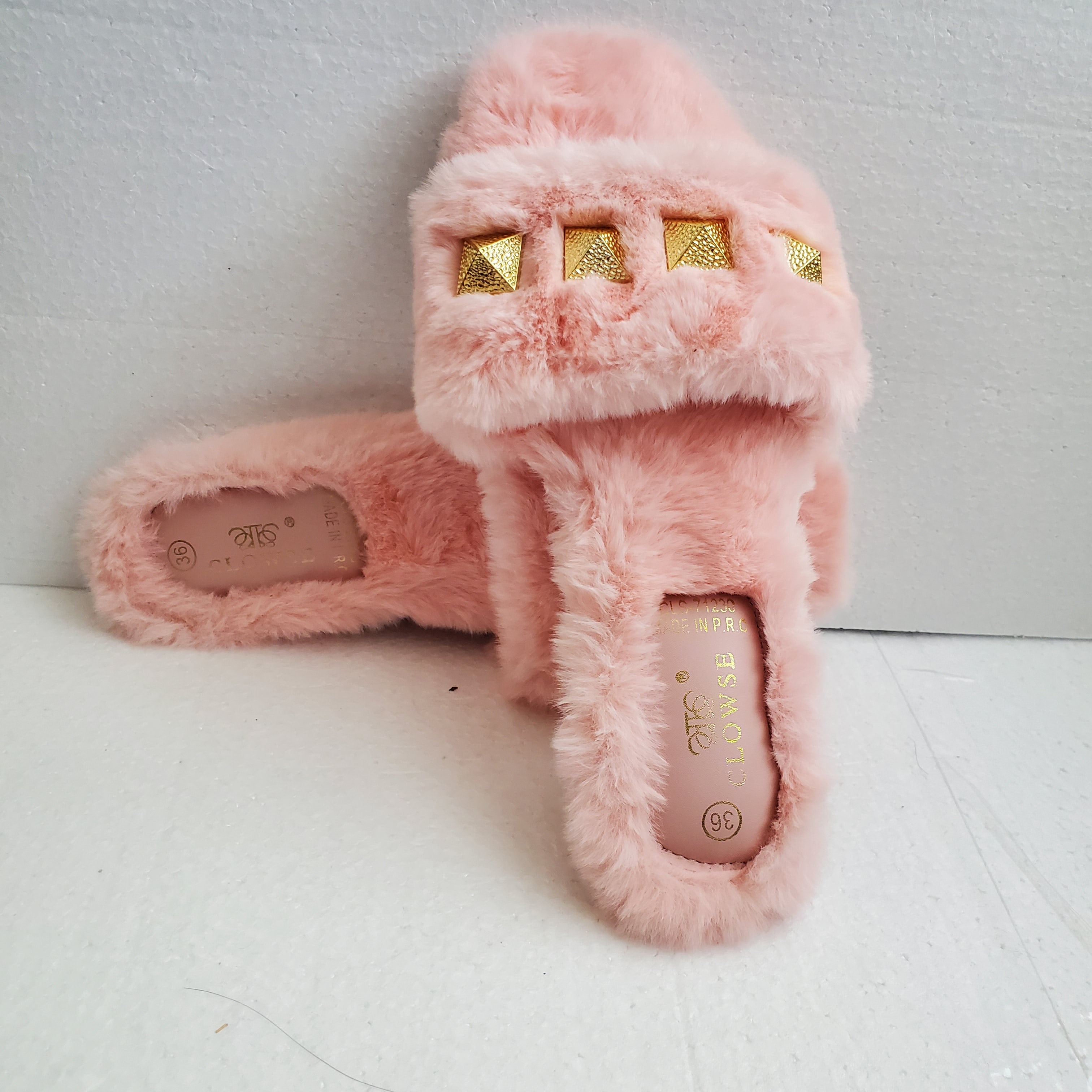 Ladies fure slippers
