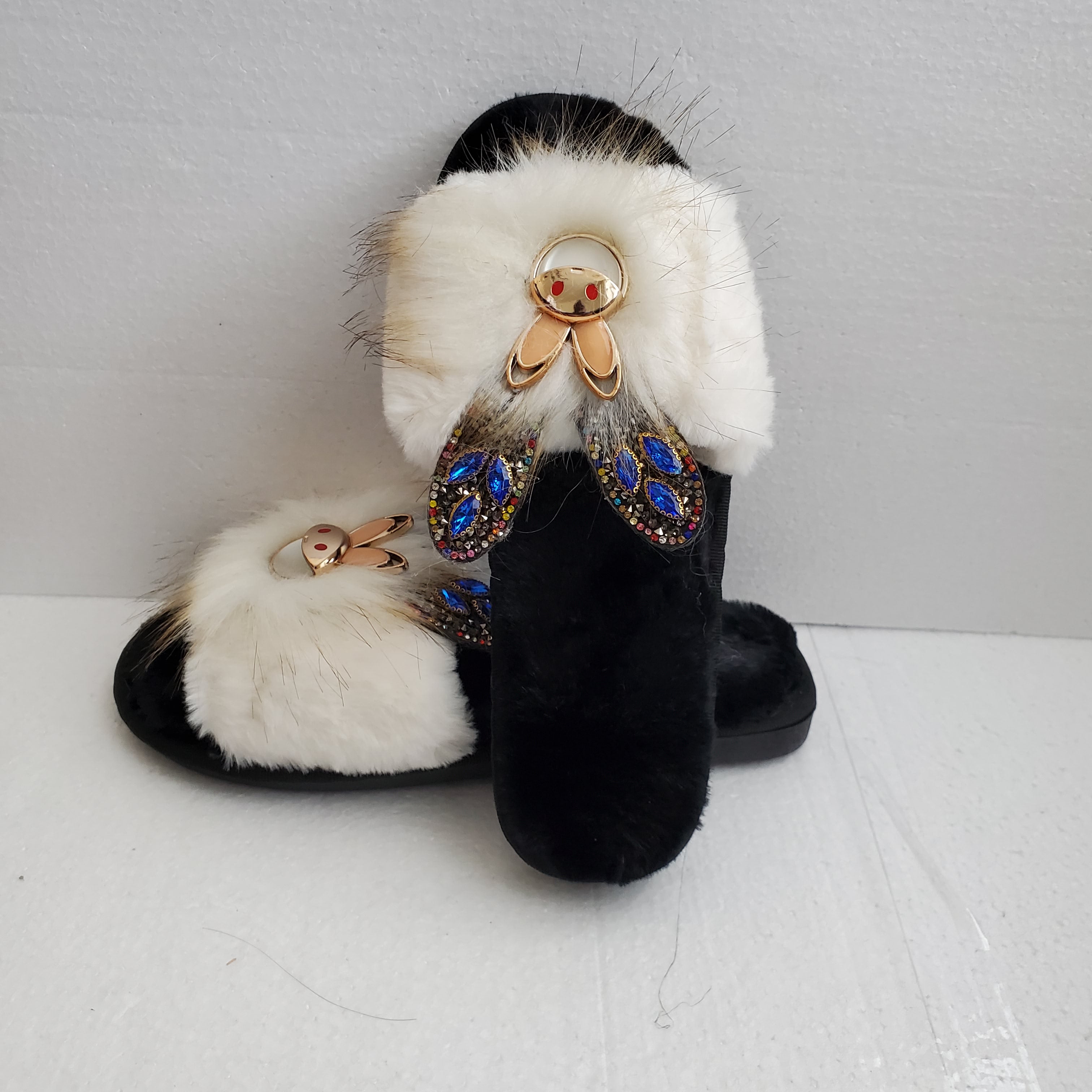 Ladies fure slippers