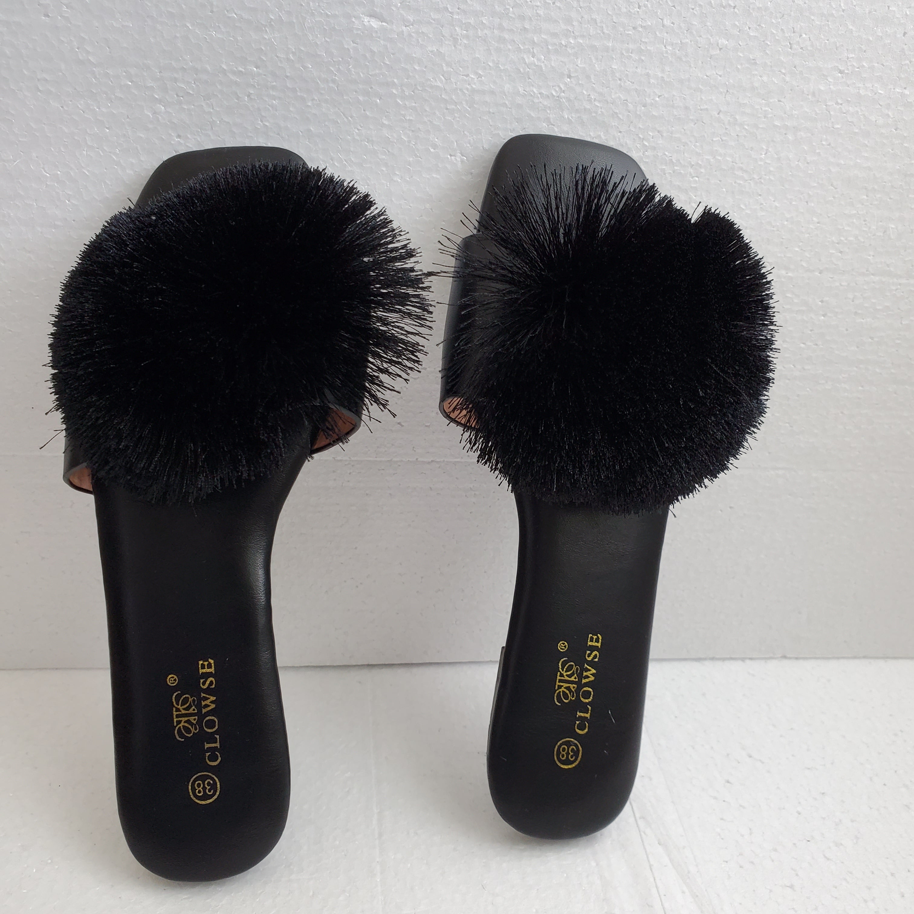 Ladies fure slippers