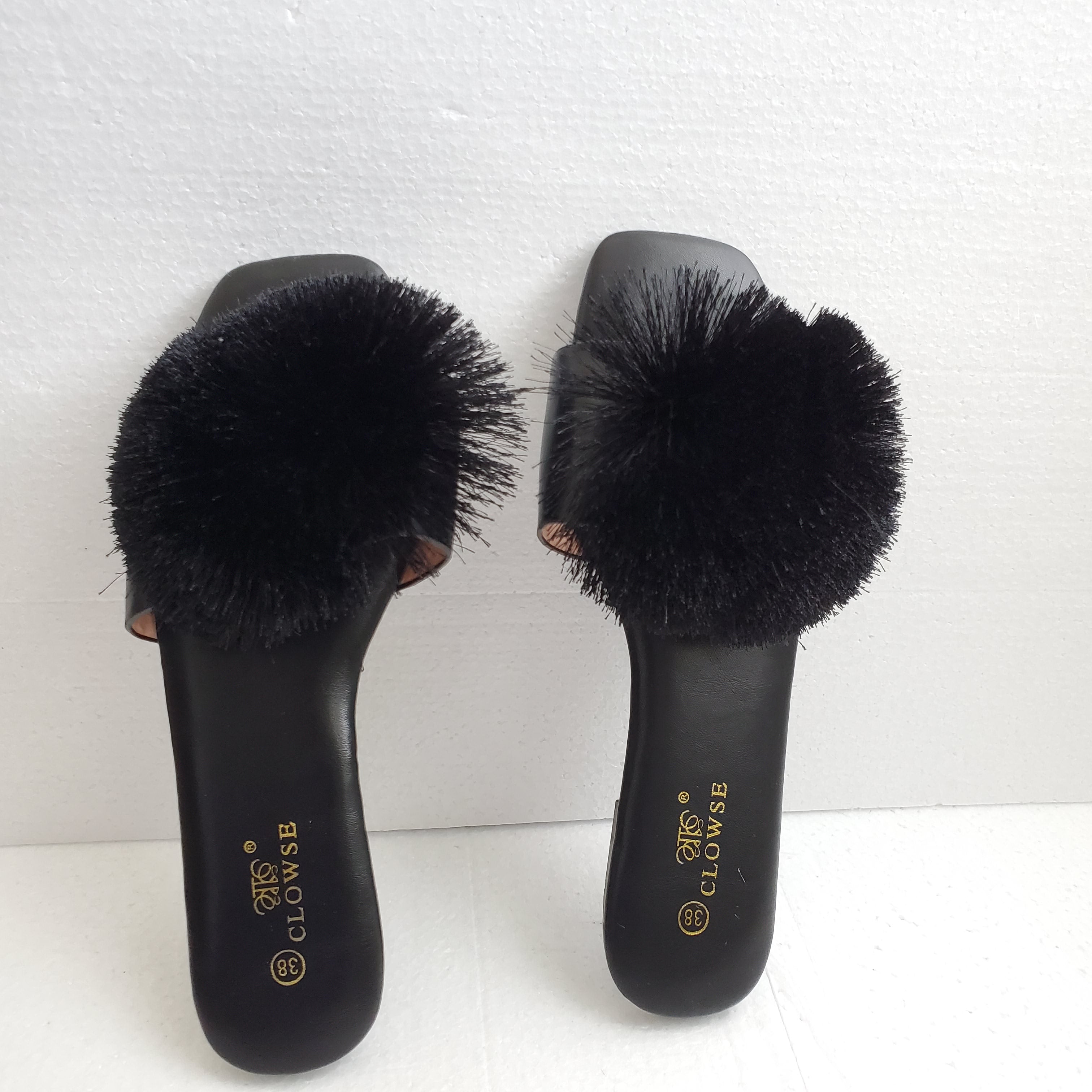 Ladies fure slippers