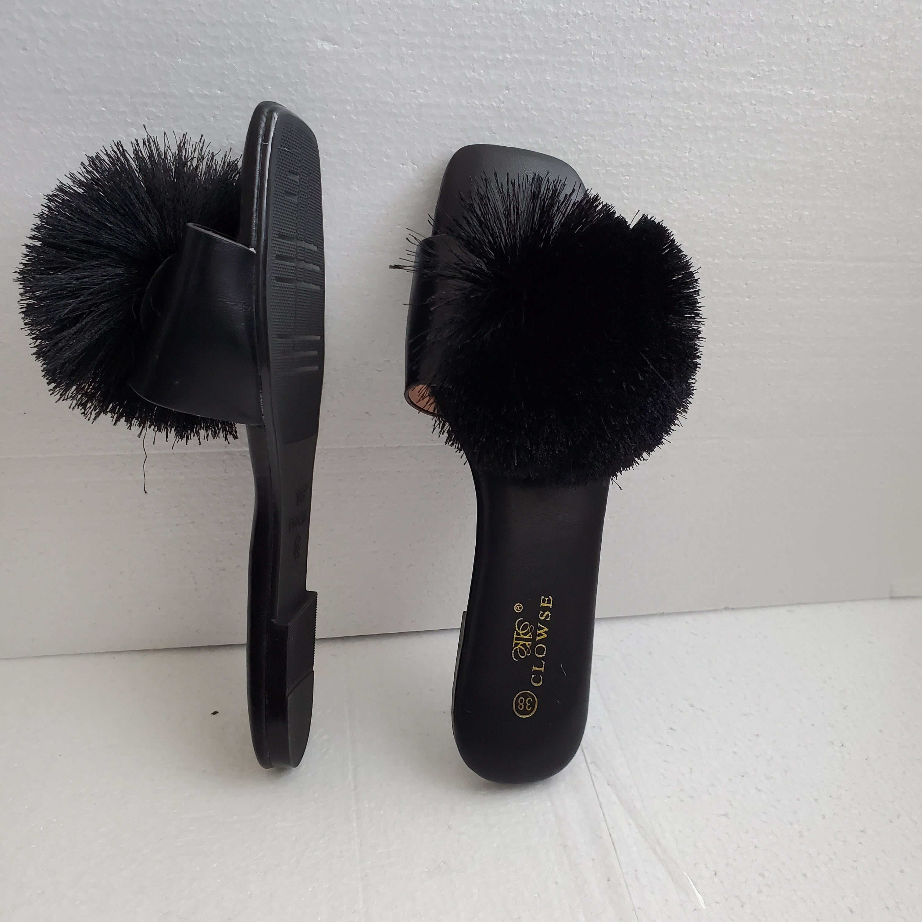 Ladies fure slippers