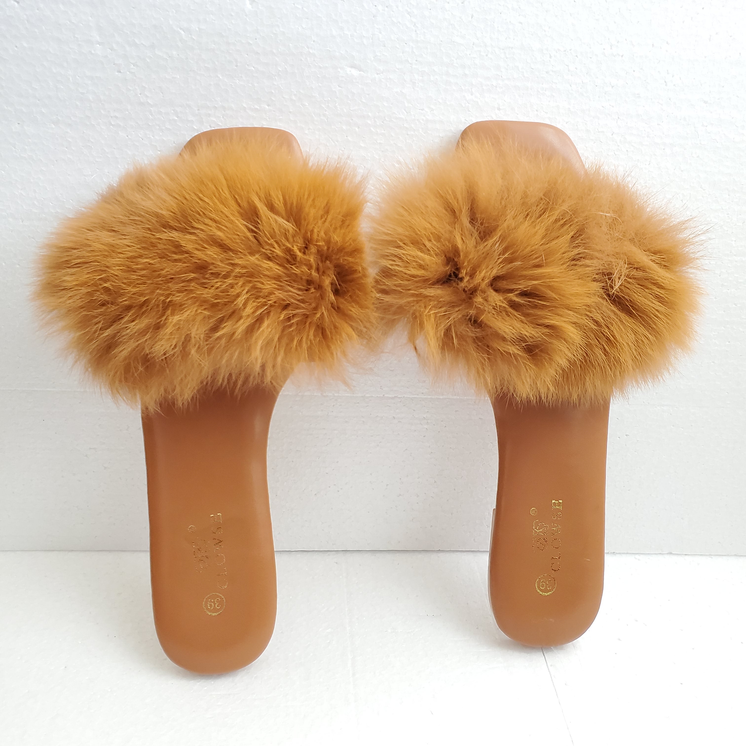 Ladies fure slippers